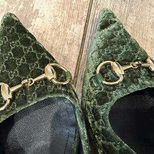 Gucci Green Velvet Flats with Gold Accents